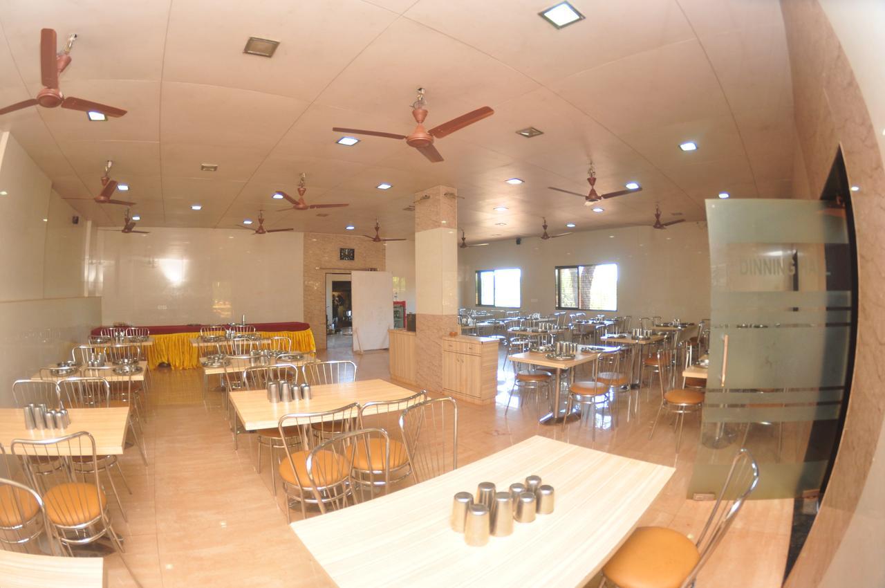 Gujarat Bhavan Hotel Matheran Exterior photo